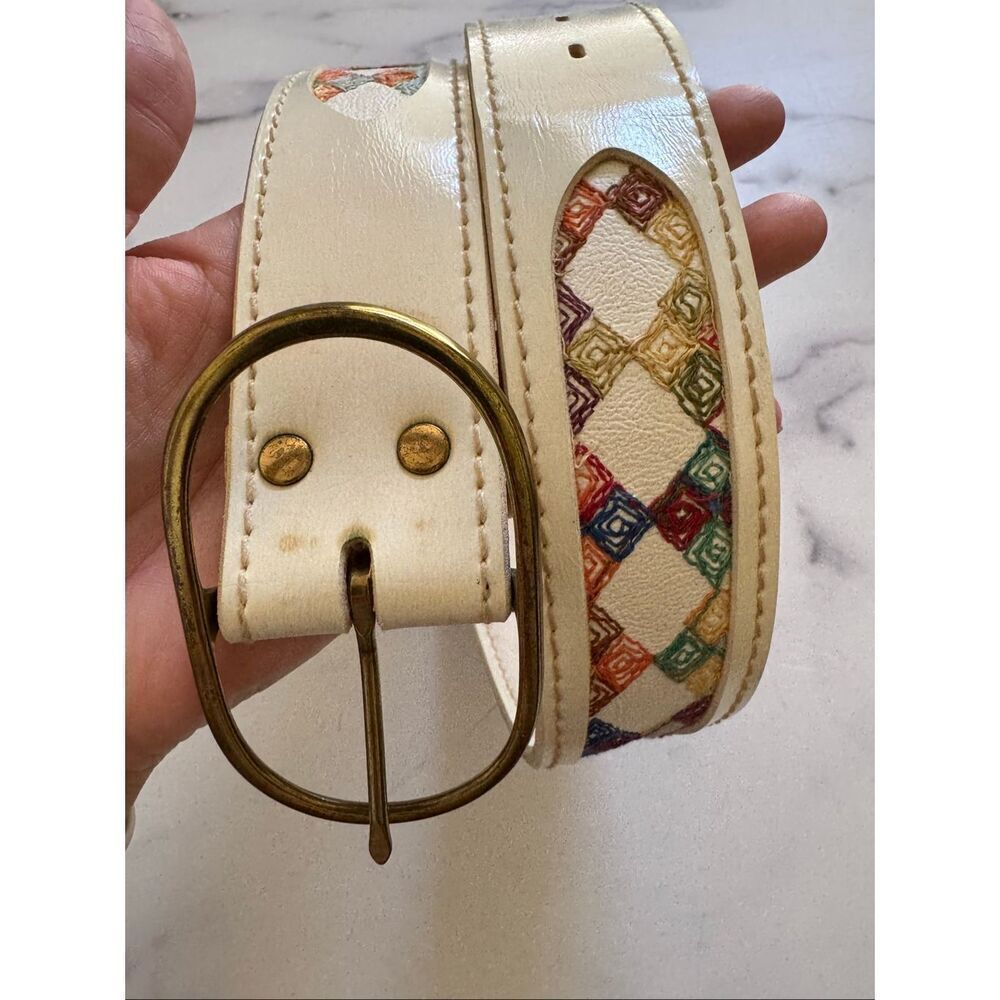 Women’s vintage cottage core belt small cream stitched